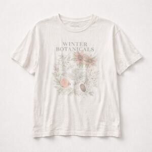 American Eagle Winter Botanicals Graphic T-Shirt Mens Medium Cream Holiday Pine